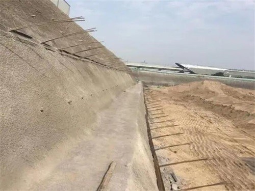 清城河道边坡加固